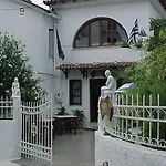 Pettite Morfo Skiathos by