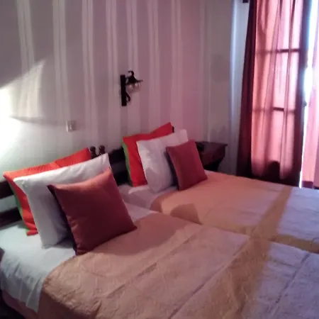 Pettite Morfo فندق مدينة سكياثوس