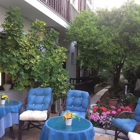 Hotel Pettite Morfo Skiathos Town