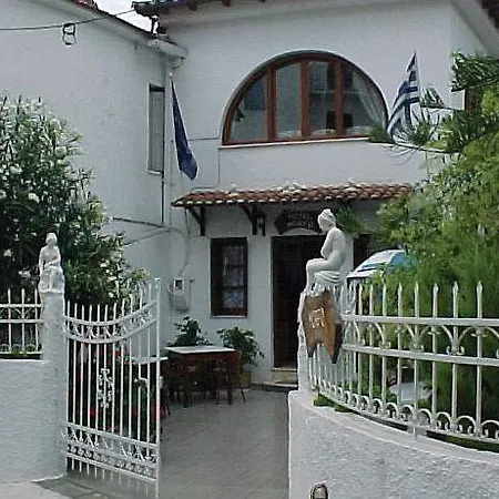 Pettite Morfo Skiathos Town