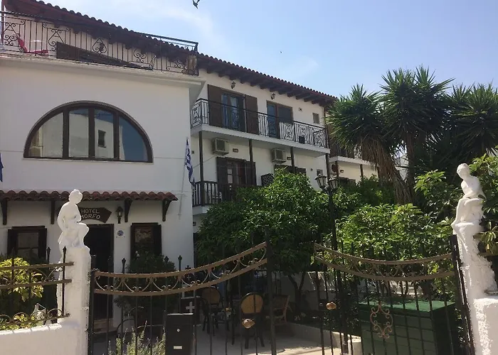 Pettite Morfo فندق