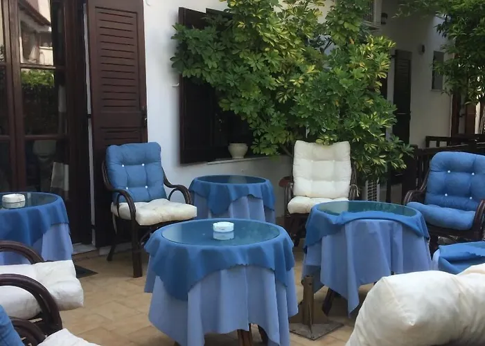 Pettite Morfo فندق