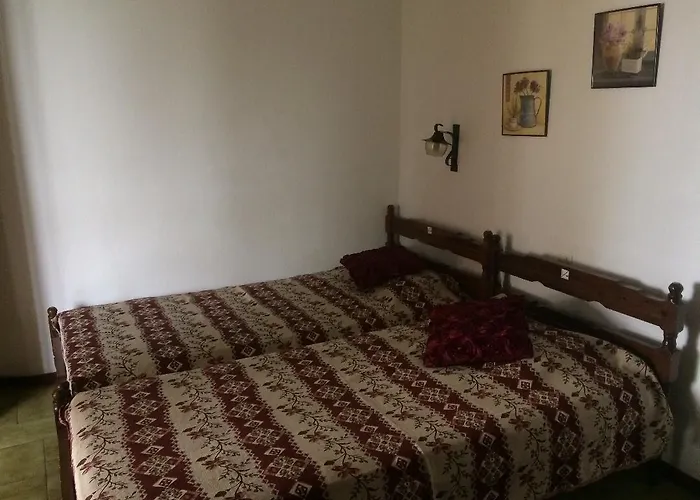 Pettite Morfo فندق